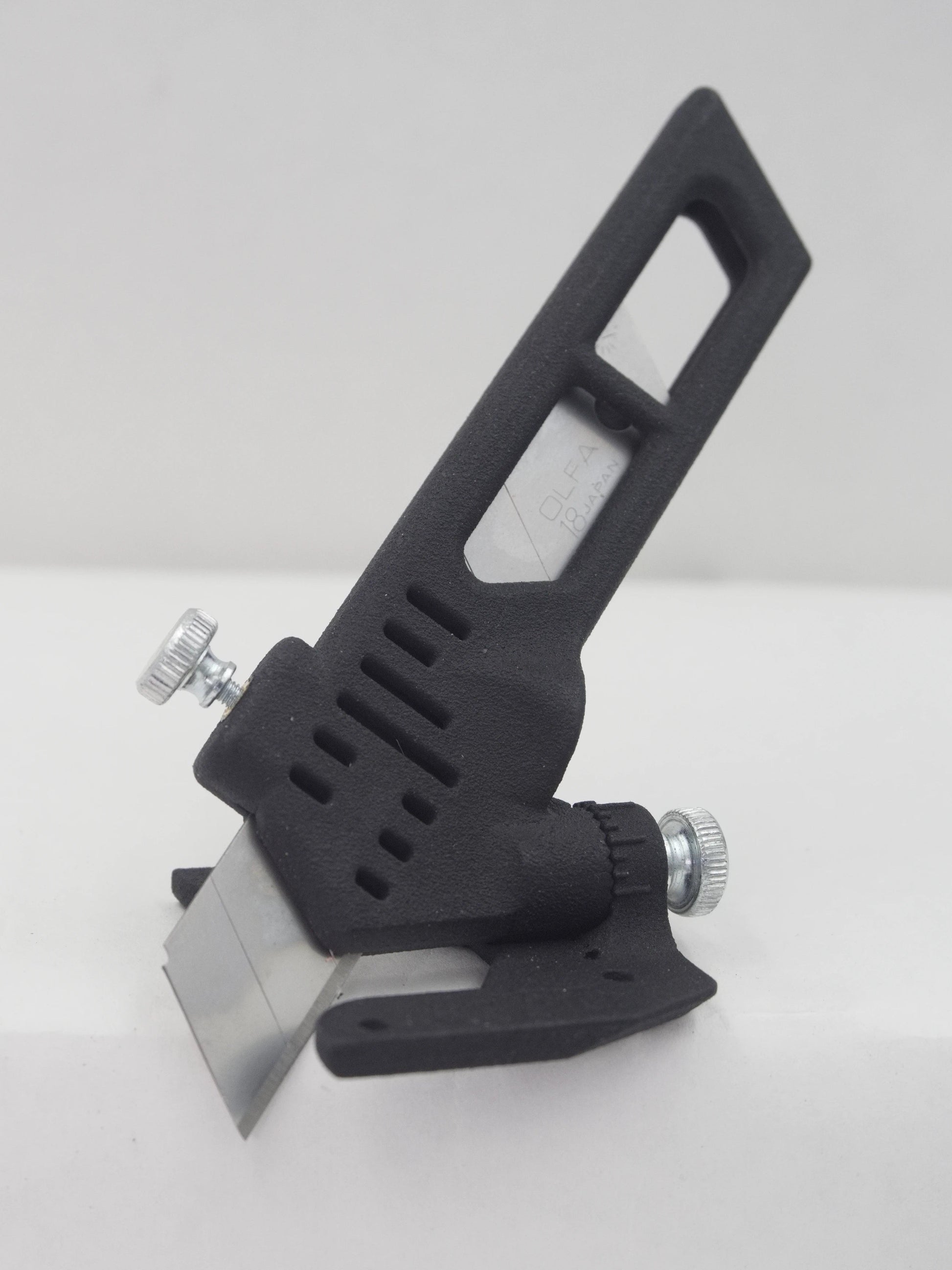 Black Blade Holder at 30 degree angle
